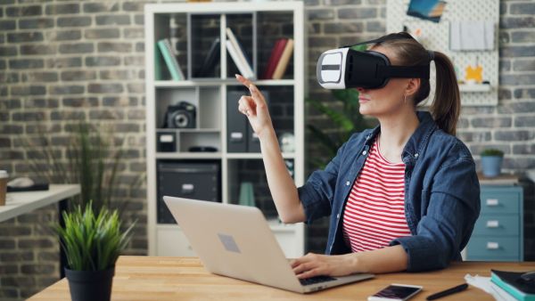Welche Herausforderungen bringt die digitale Transformation für traditionelle Unternehmen mit sich?