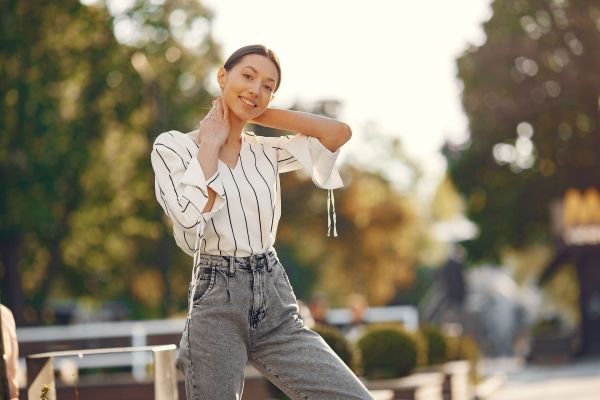 Welche Styling-Tipps gibt es fÃ¼r kleine Frauen?