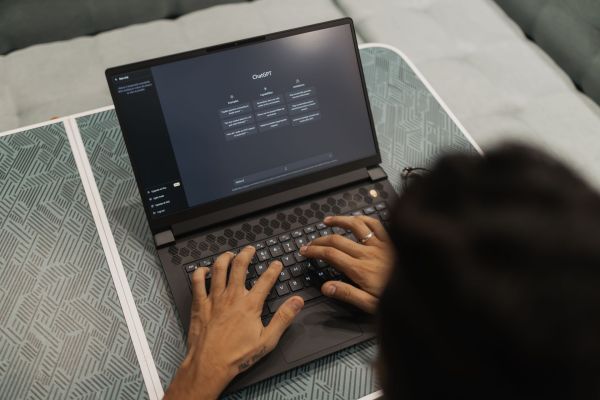 Wie wird künstliche Intelligenz den zukünftigen Arbeitsmarkt beeinflussen?